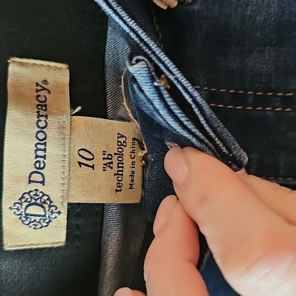 Democracy Destructed Ankle Jeans - Mid Rise, Destructed Blue, 10 New With Tags - Picture 5 of 9